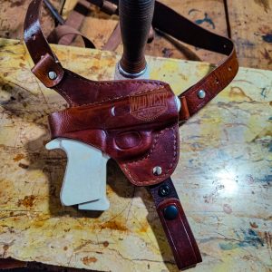 Luxury Handmade Shoulder Holster &ndash; Horizontal Carry Leather System with Secure Thumb Break